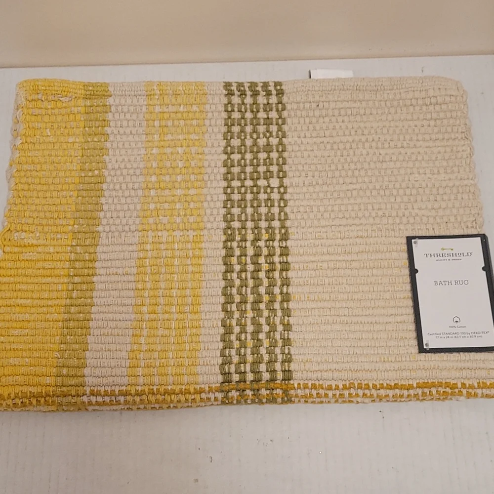 NWT Threshold Bath Rug